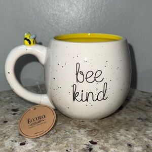 Bee Kind Ceramic Coffee Mug Bumble Bee Yellow Interior by Eccolo So Cute NWT!